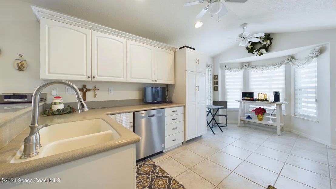 Photo of 2405 Addington Circle