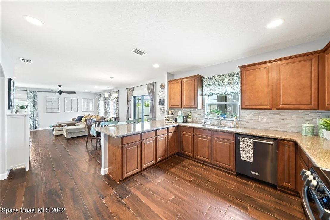 Photo of 700 Fiddleleaf Circle