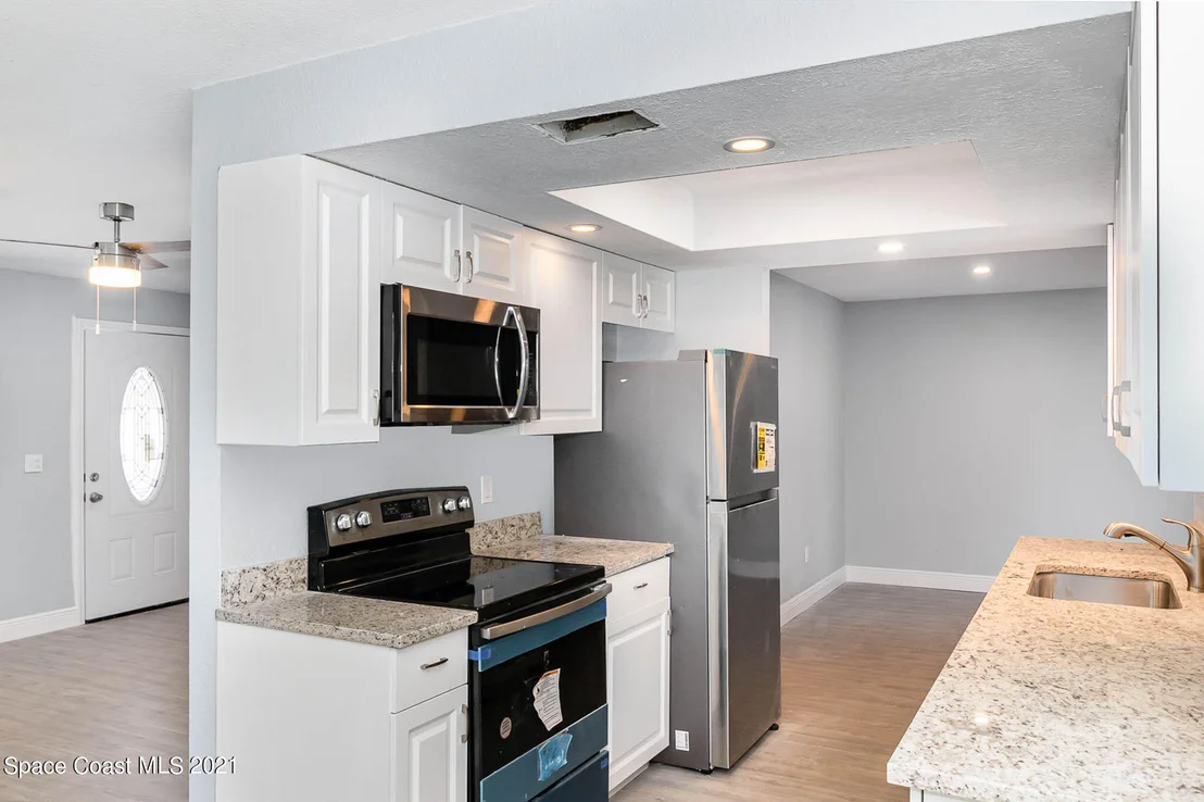 Photo of 646 Ford Circle W