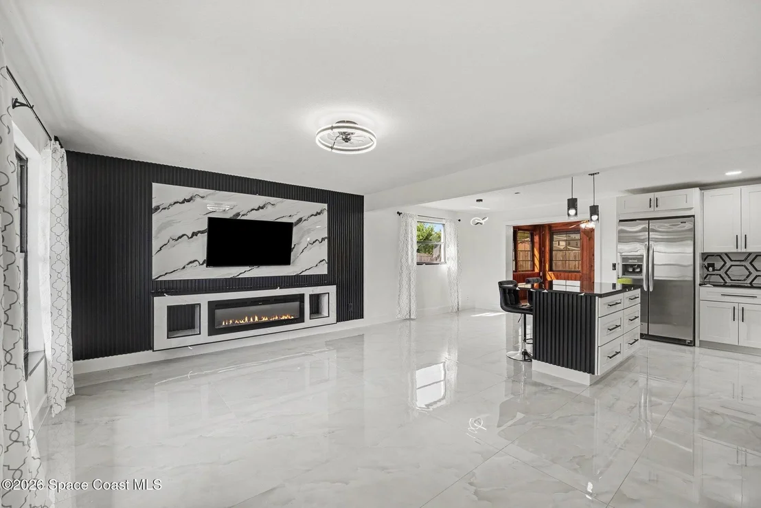 Photo of 508 S Ixora Drive S