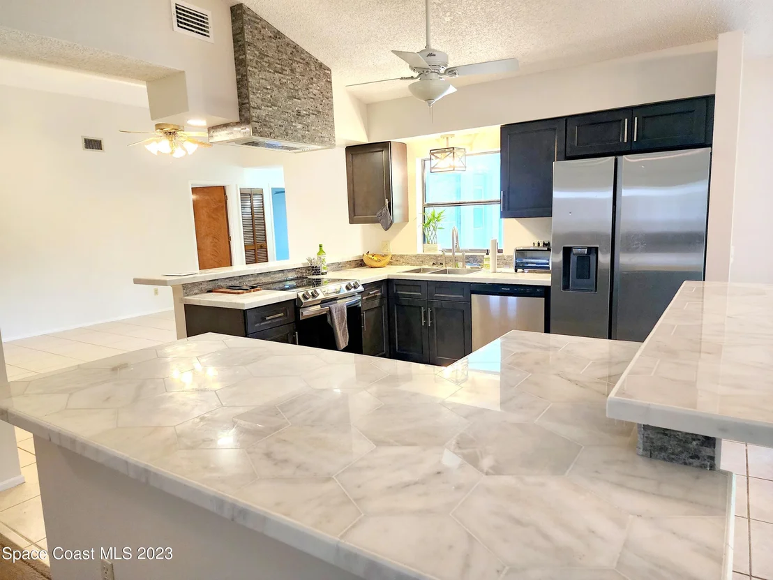 Photo of 2777 Nobility Avenue