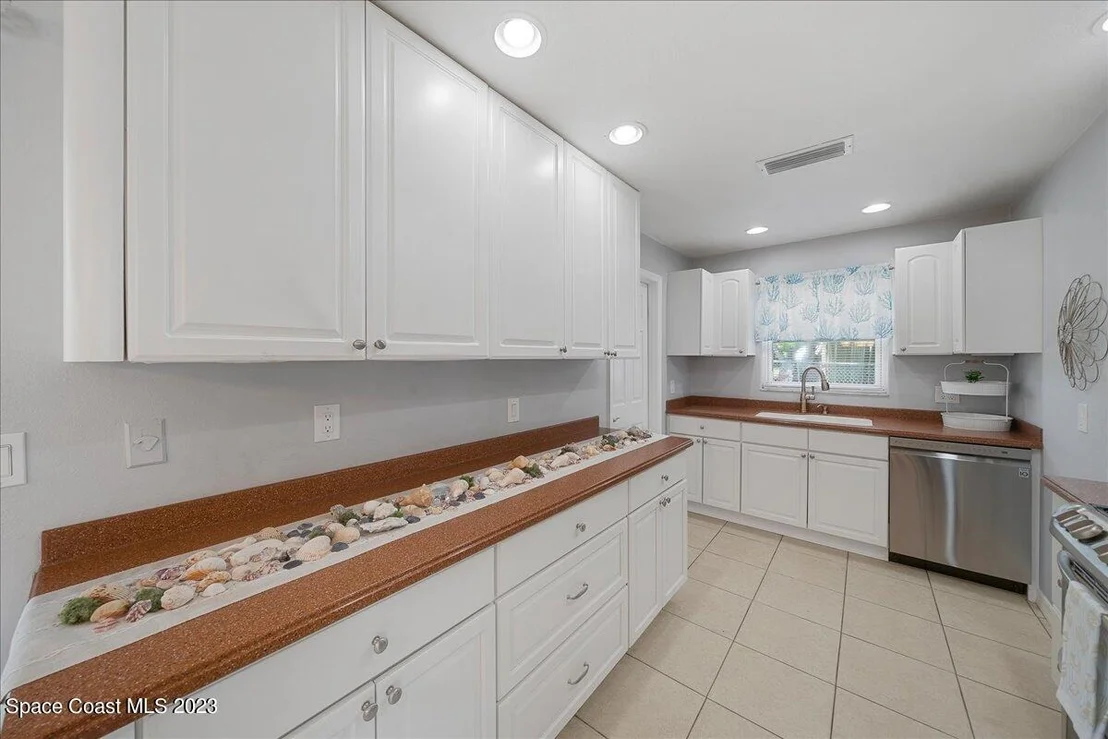 Photo of 2559 Floridiane Drive