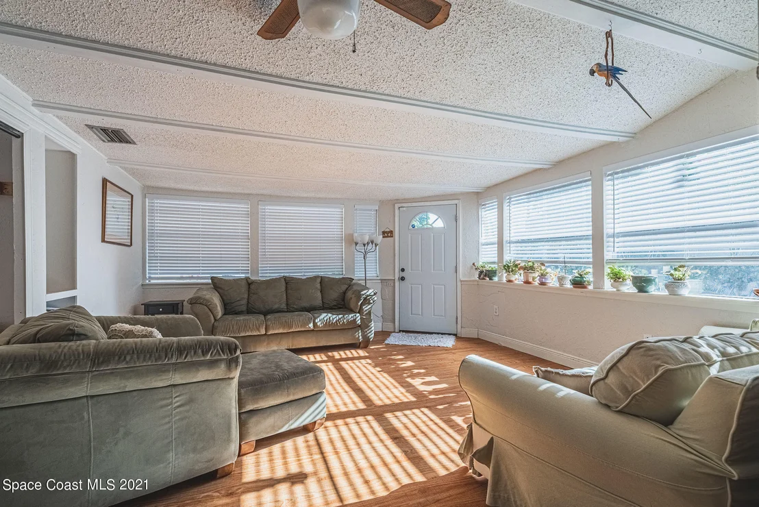 Photo of 1545 Echo Drive