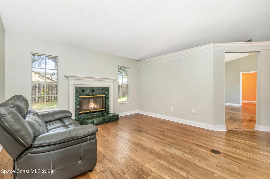 Photo of 216 Oak Lake Road