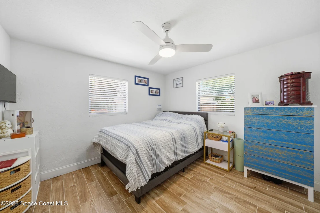 Photo of 2440 Warwick Road