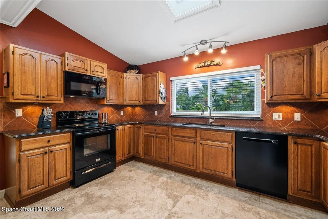 Photo of 83 W Bay Drive