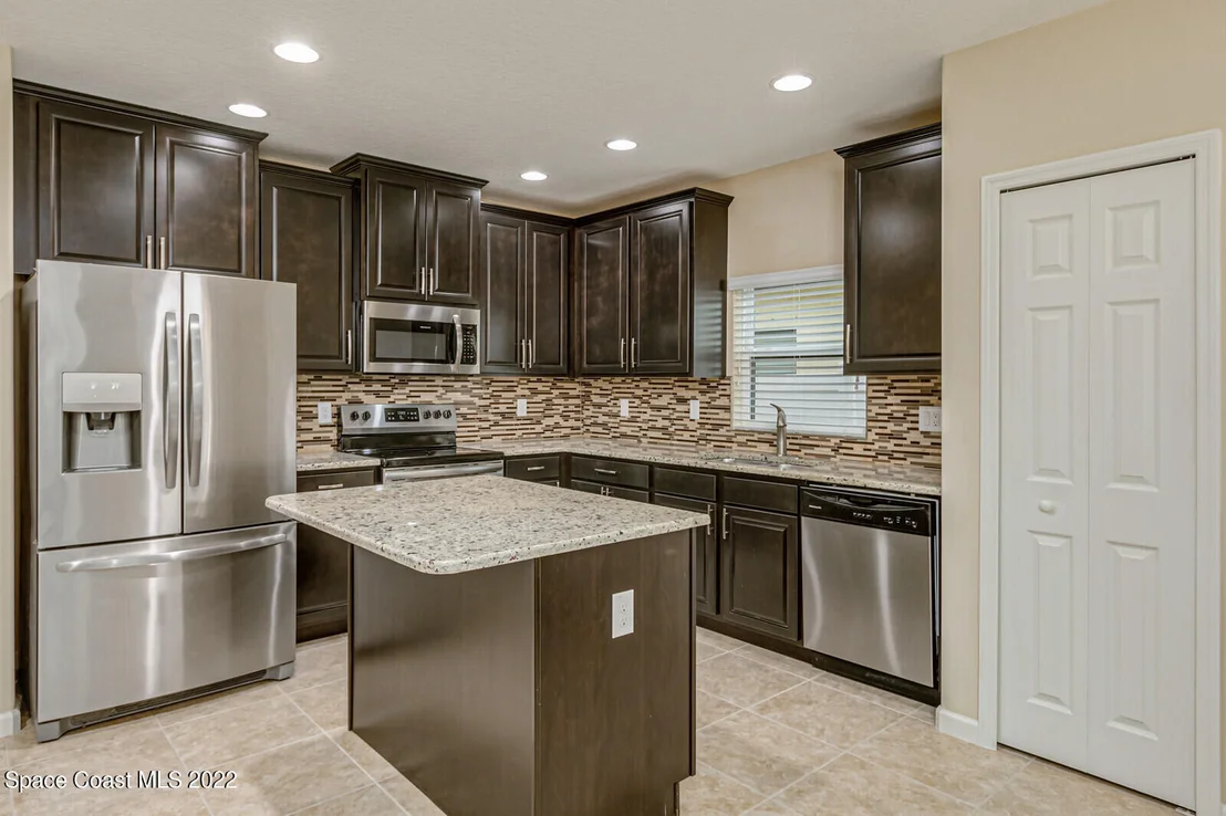 Photo of 1275 Fuji Drive