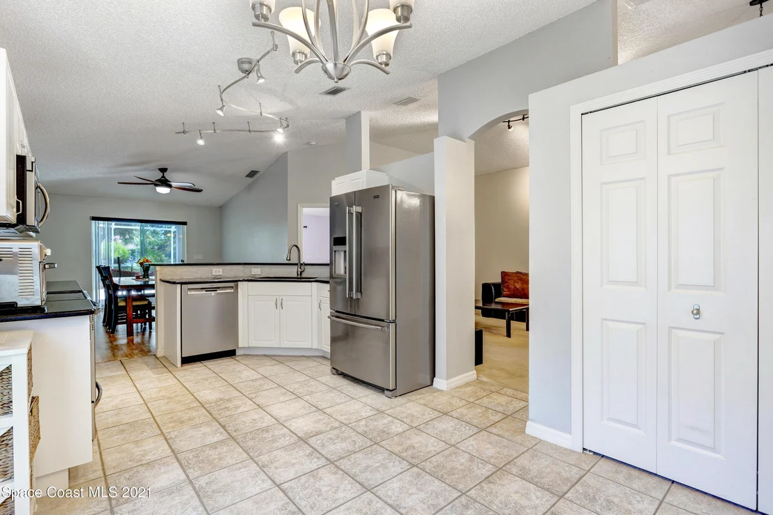 Photo of 865 Villa Drive