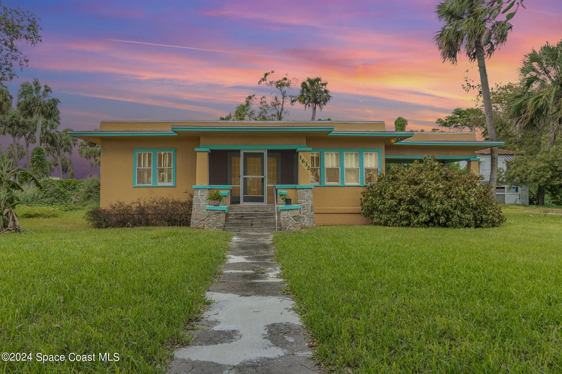 Photo of 1632 Water Drive NE