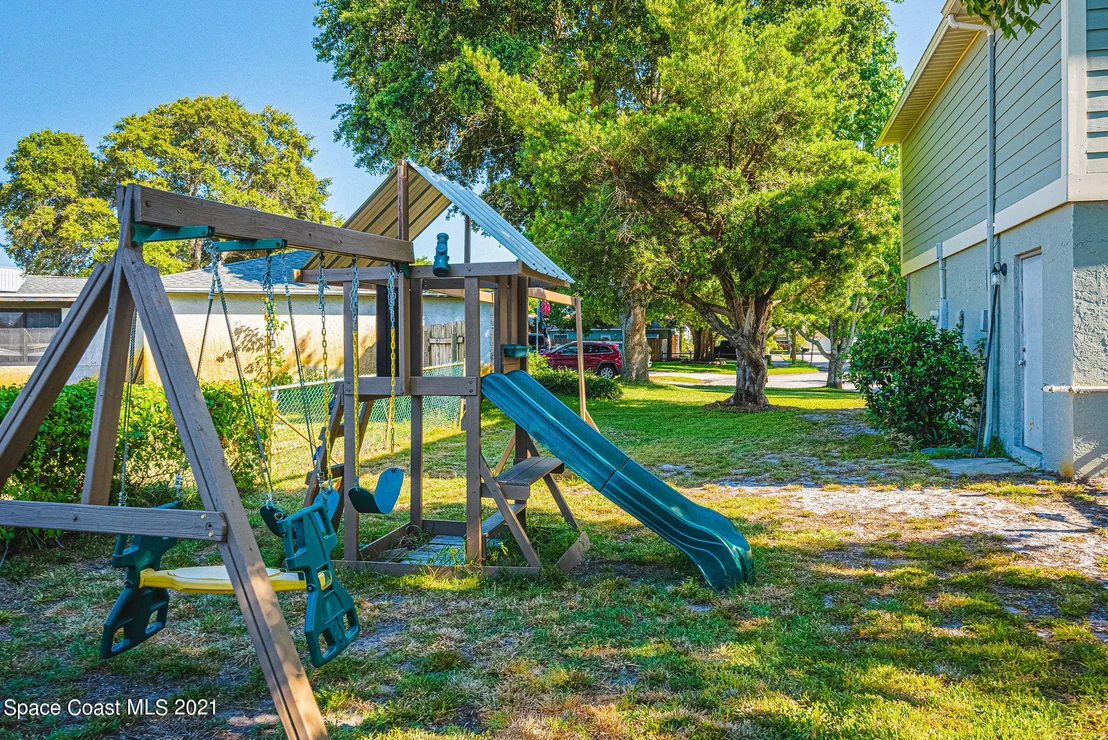 Photo of 818 Hanover Court