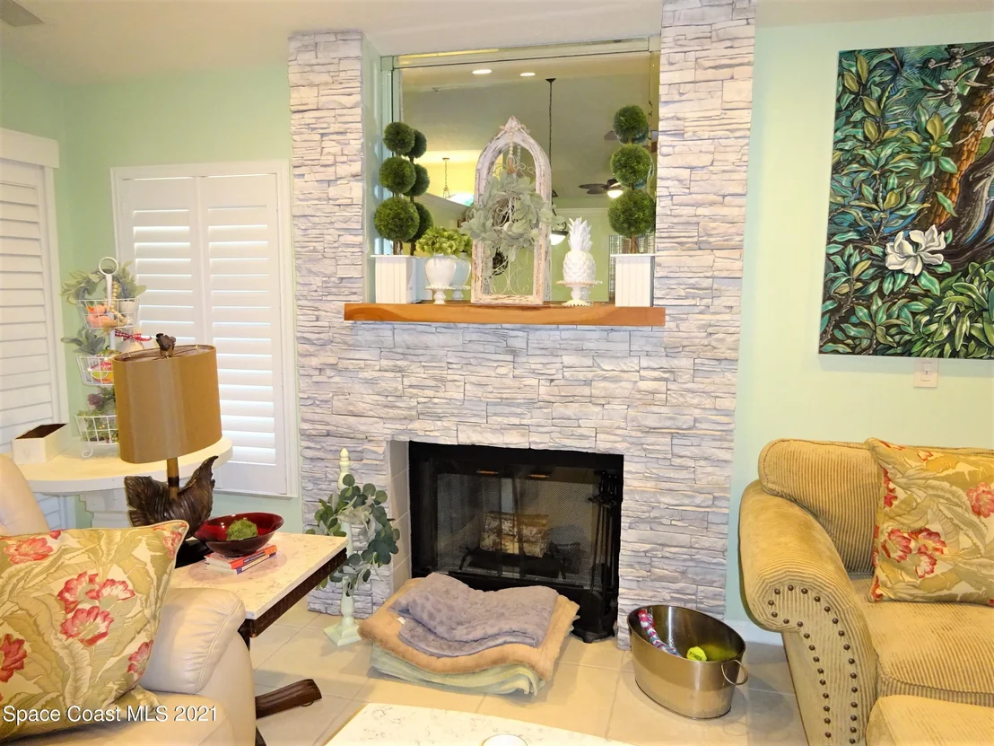 Photo of 941 Pelican Lane