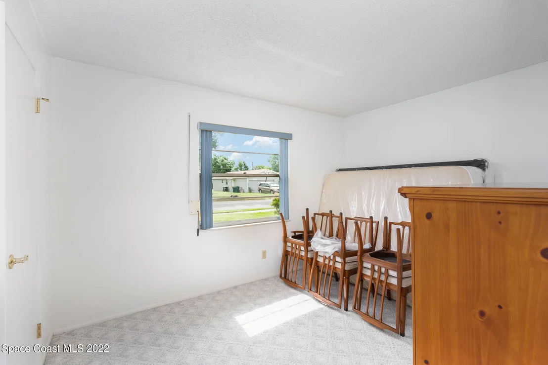 Photo of 261 E Haven Drive