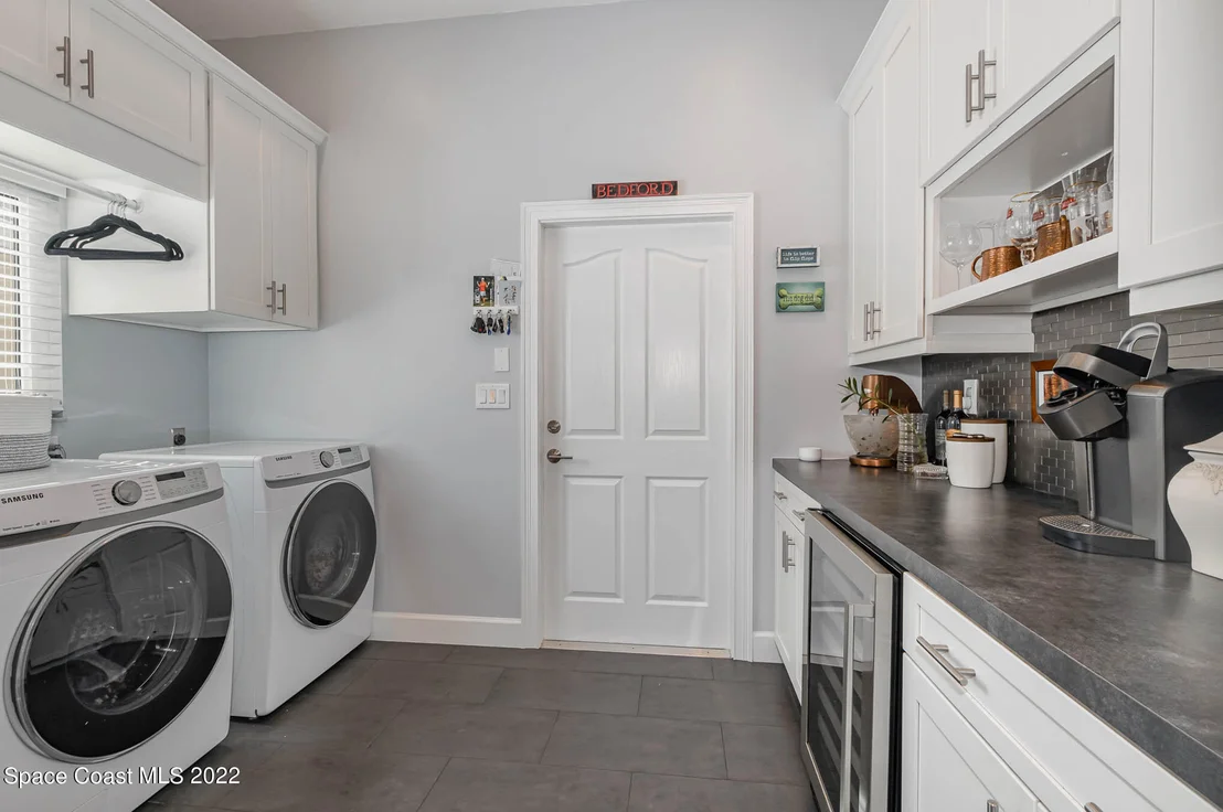 Photo of 914 Palm Brook Drive