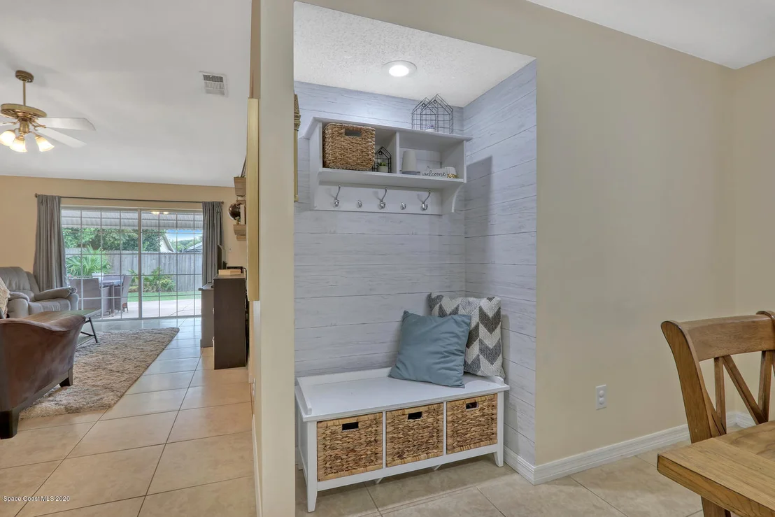 Photo of 1034 Abell Circle