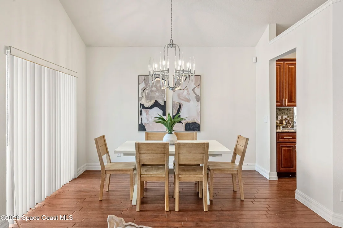 Photo of 619 Ashbury Avenue