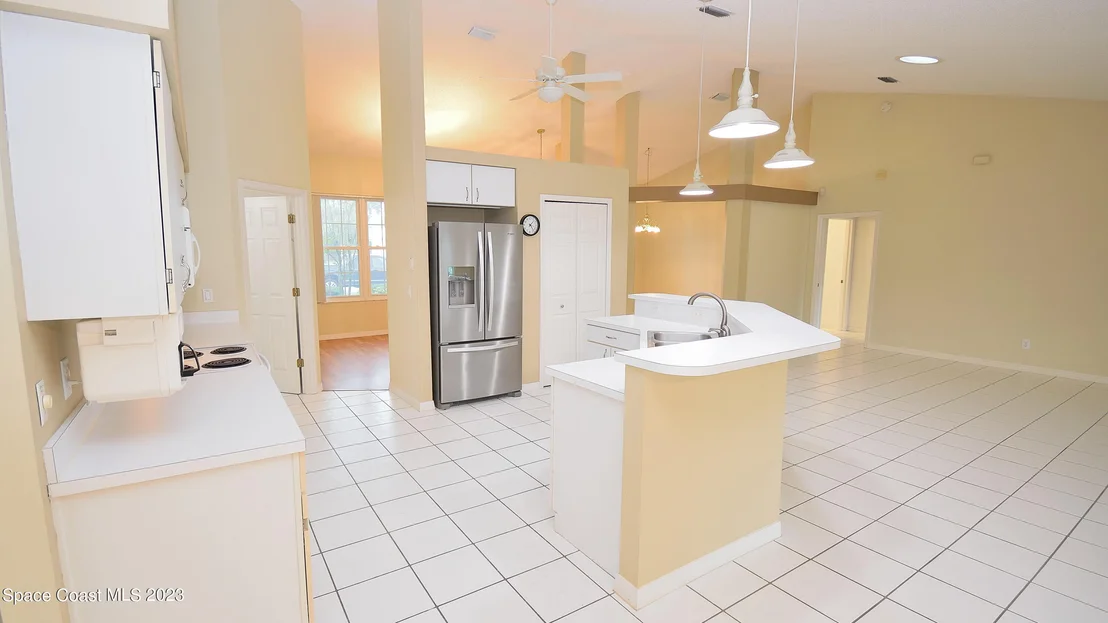 Photo of 1058 Jacaranda Circle