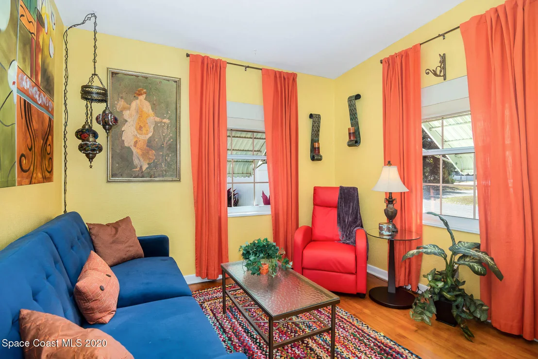Photo of 309 Live Oak Lane