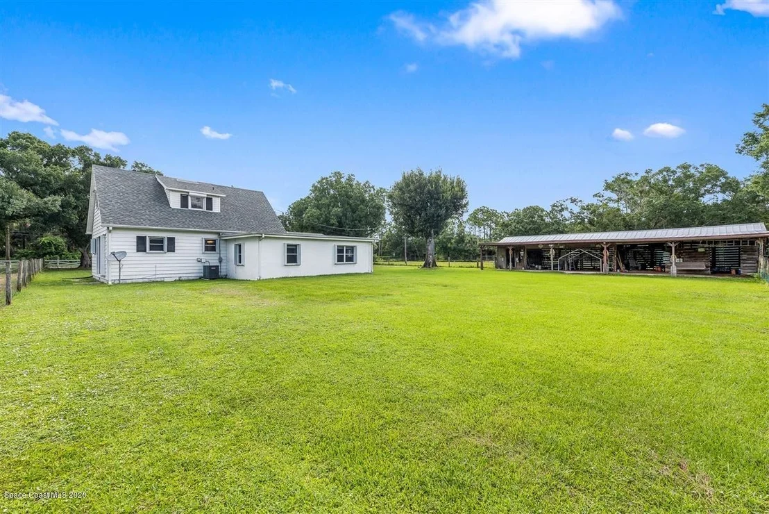 Photo of 1285 Hall Road
