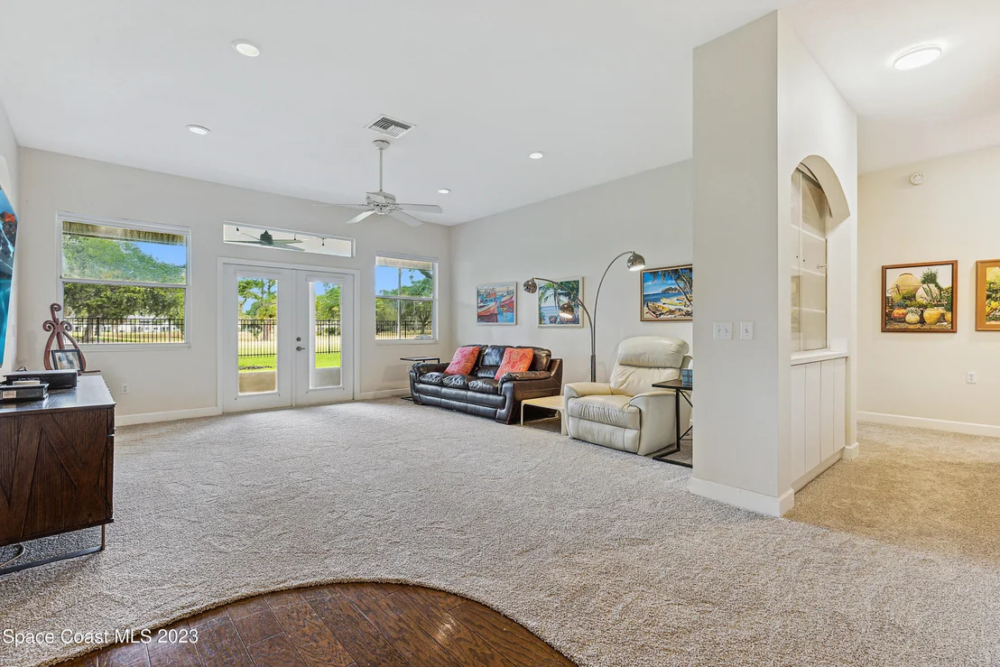 Photo of 1124 Fairlawn Drive