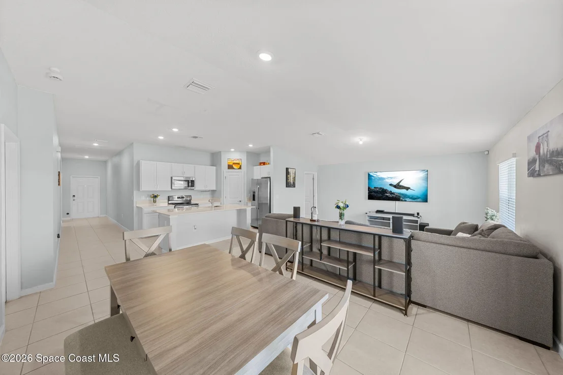 Photo of 826 Dockside Drive SW