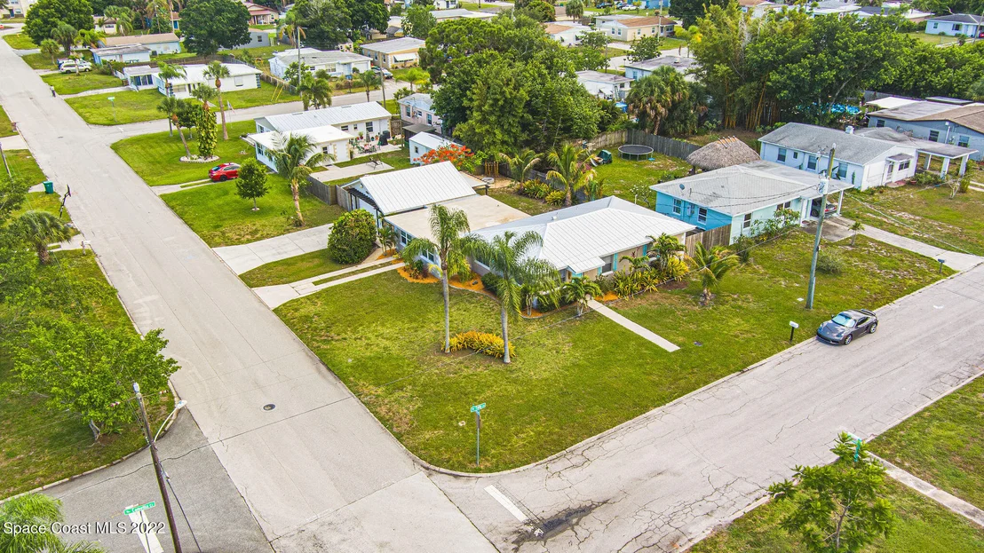 Photo of 323 Tulip Lane