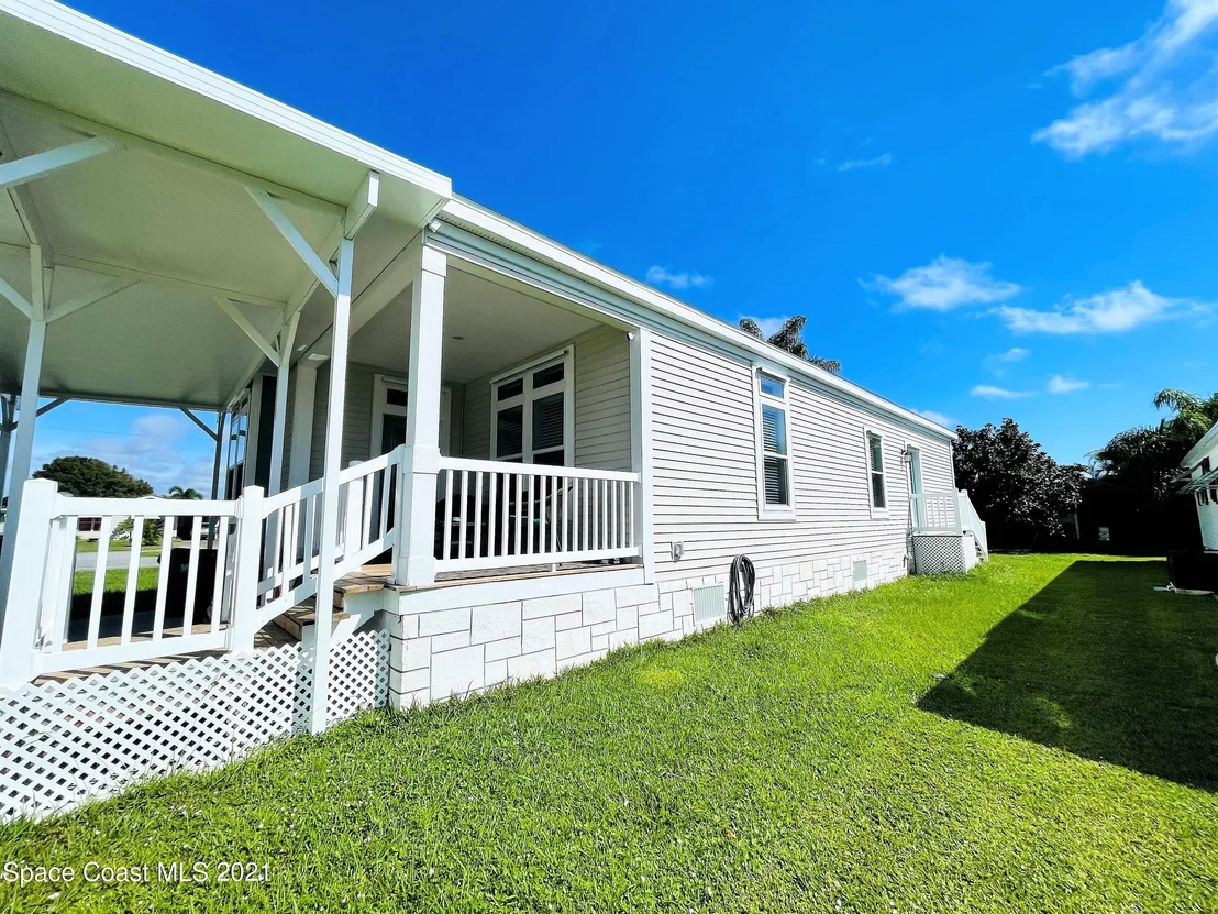 Photo of 816 Pinewood Boulevard