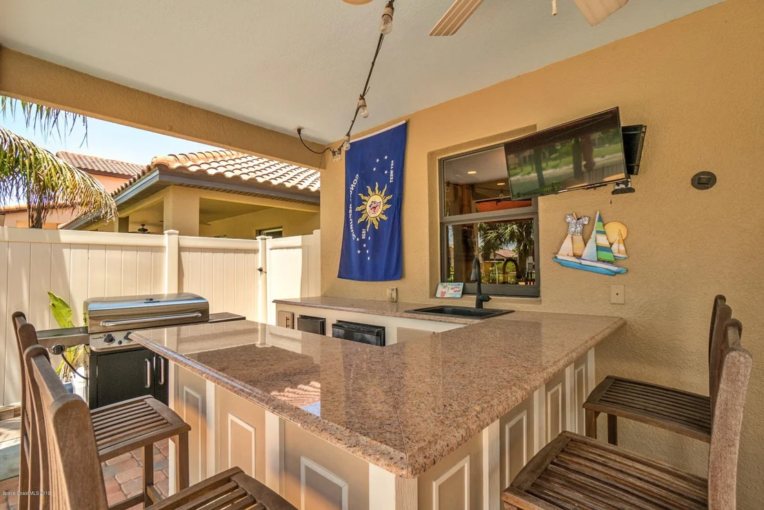 Photo of 698 Monterey Drive