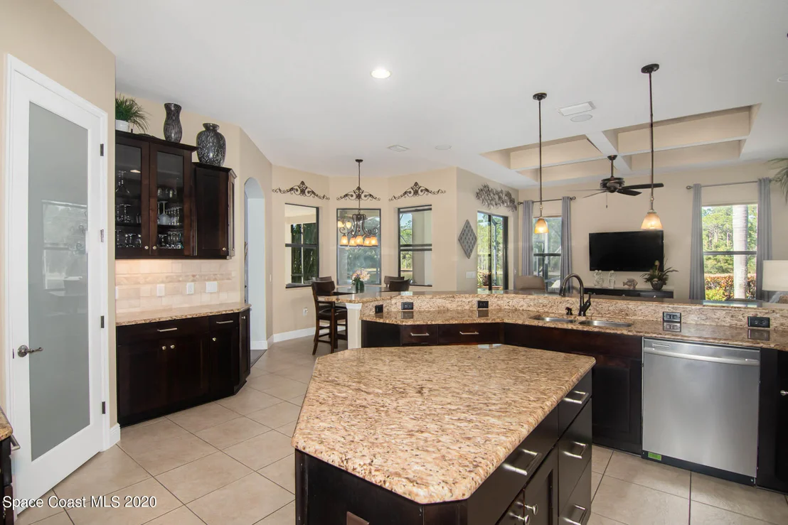 Photo of 1472 Tralee Bay Avenue