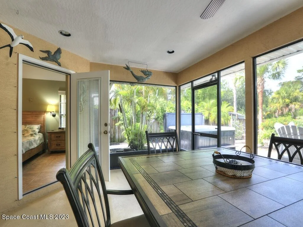 Photo of 9850 Oak