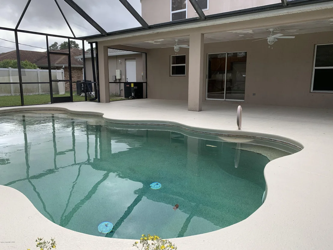 Photo of 575 Balcom SE