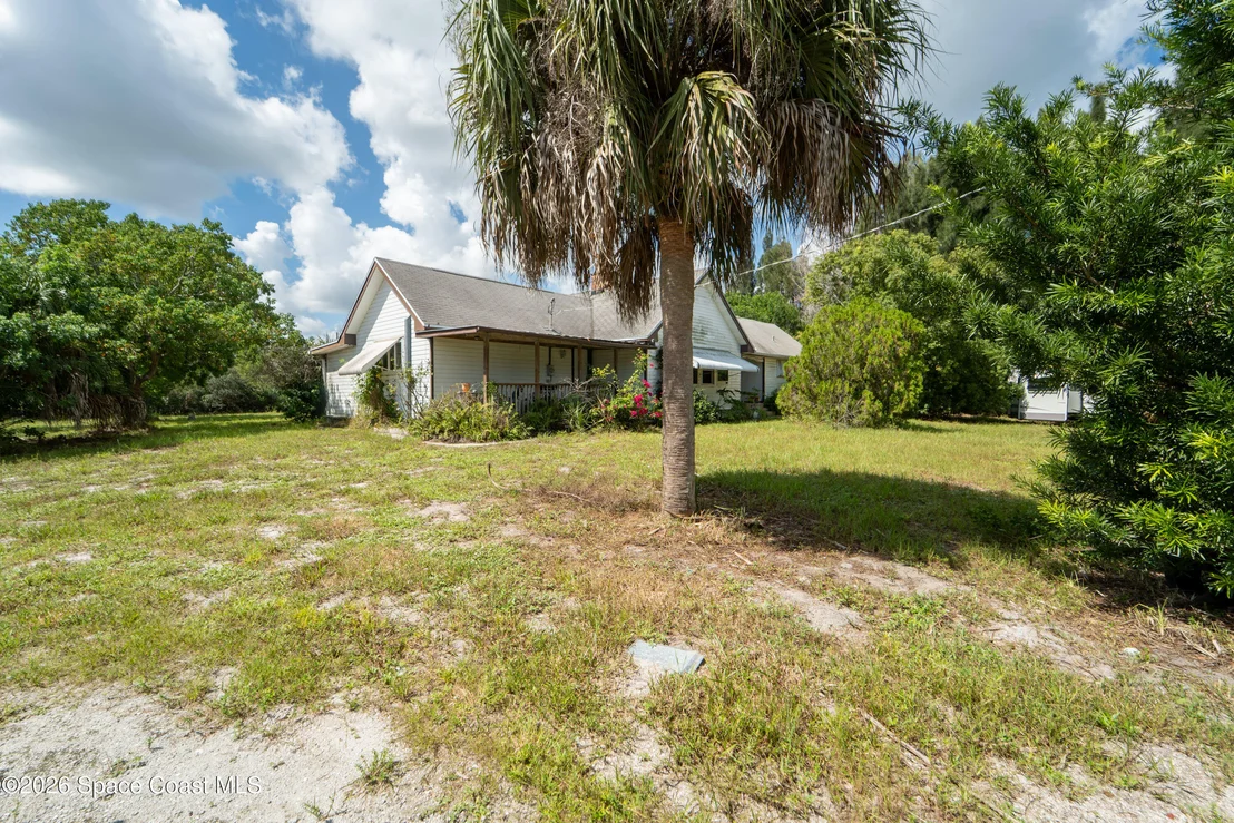 Photo of 6715 Whispering Pines Lane