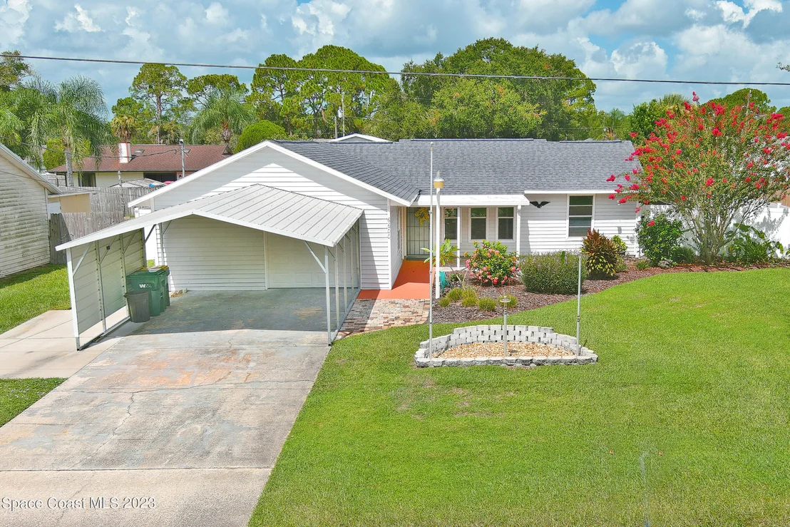 Photo of 6600 Dock Avenue