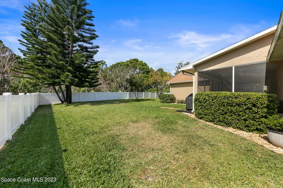 Photo of 969 Tamarind Circle
