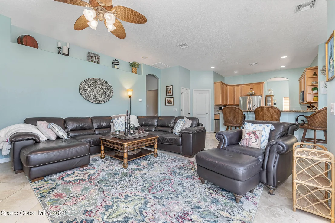 Photo of 1836 Windbrook Drive SE