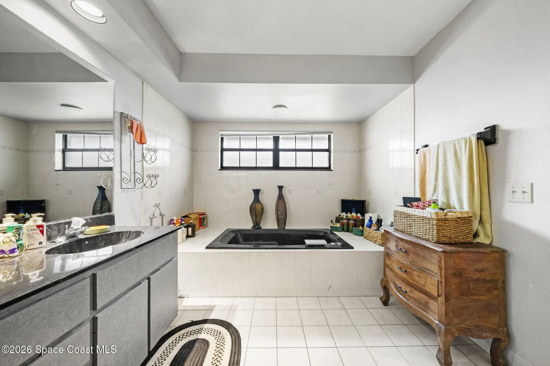 Photo of 2180 Figtree Drive