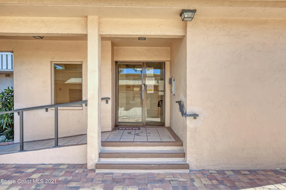 Photo of Unit 310 at 995 N Highway A1a