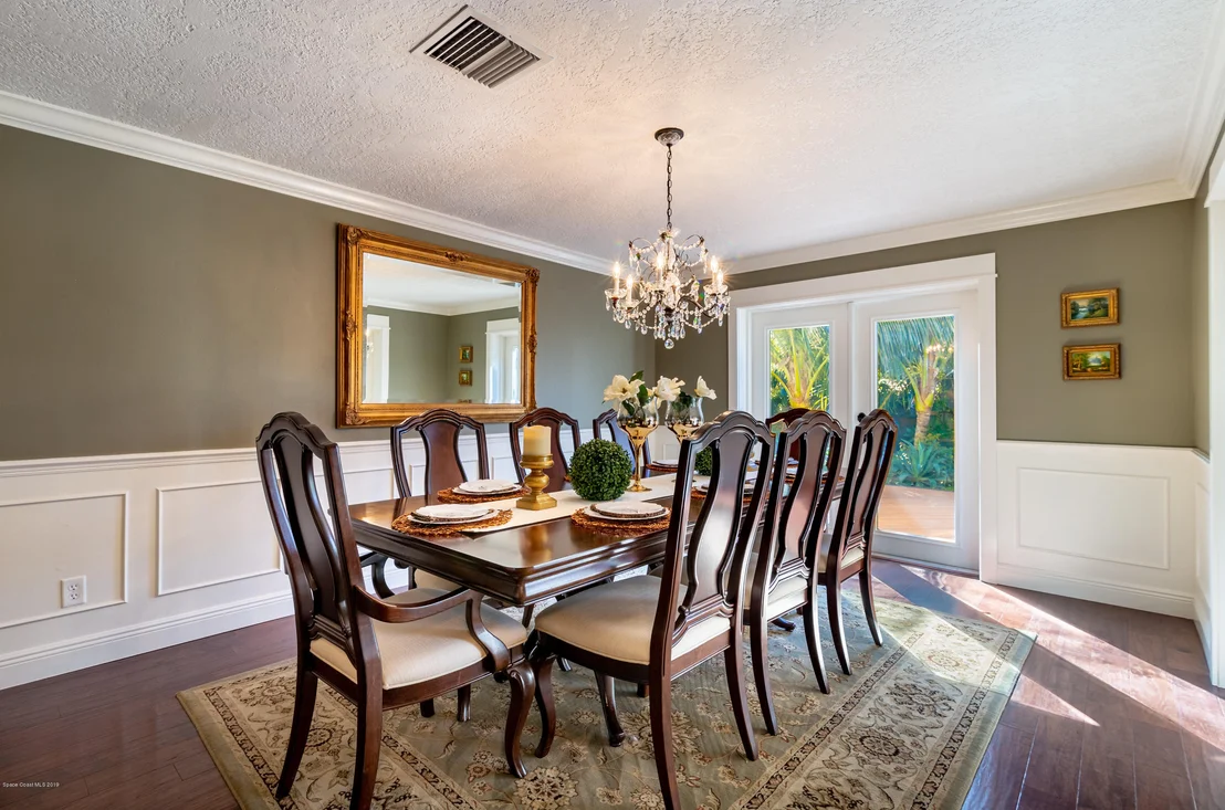 Photo of 413 Riverview Lane