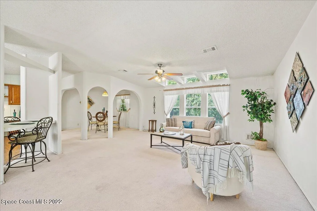 Photo of 3070 Milwaukee Avenue
