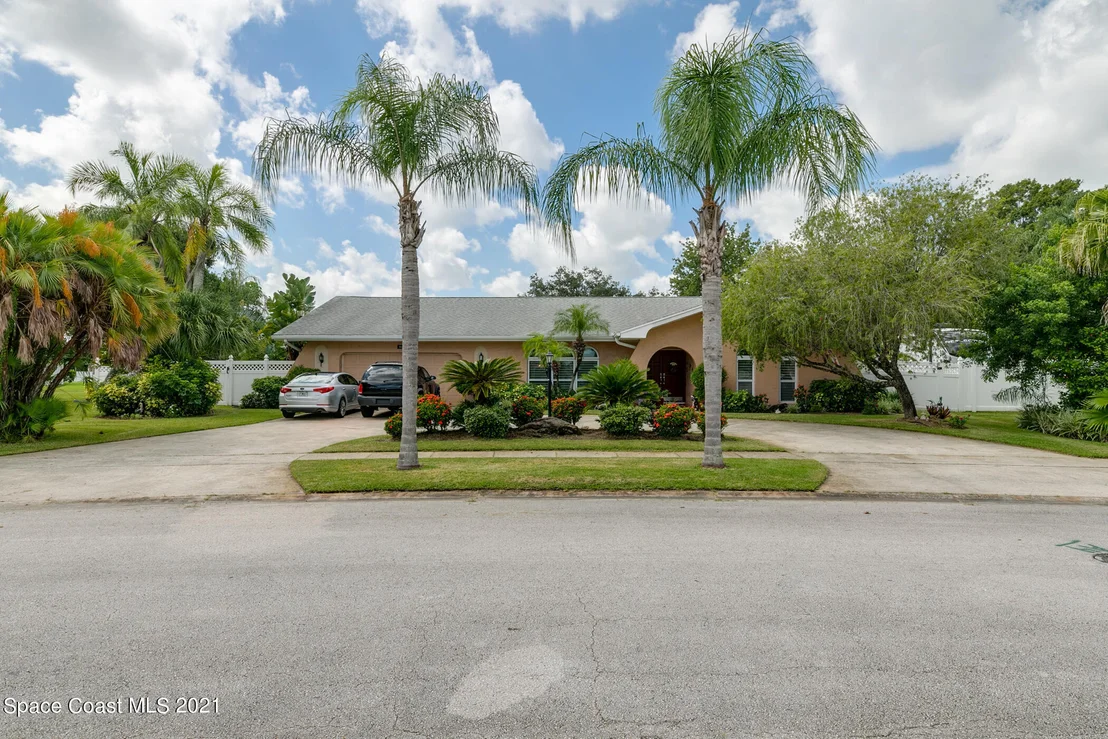 Photo of 914 Waialae Circle NE