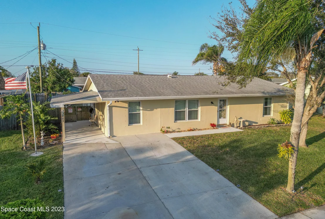 Photo of 3051 Edgewood Drive NE