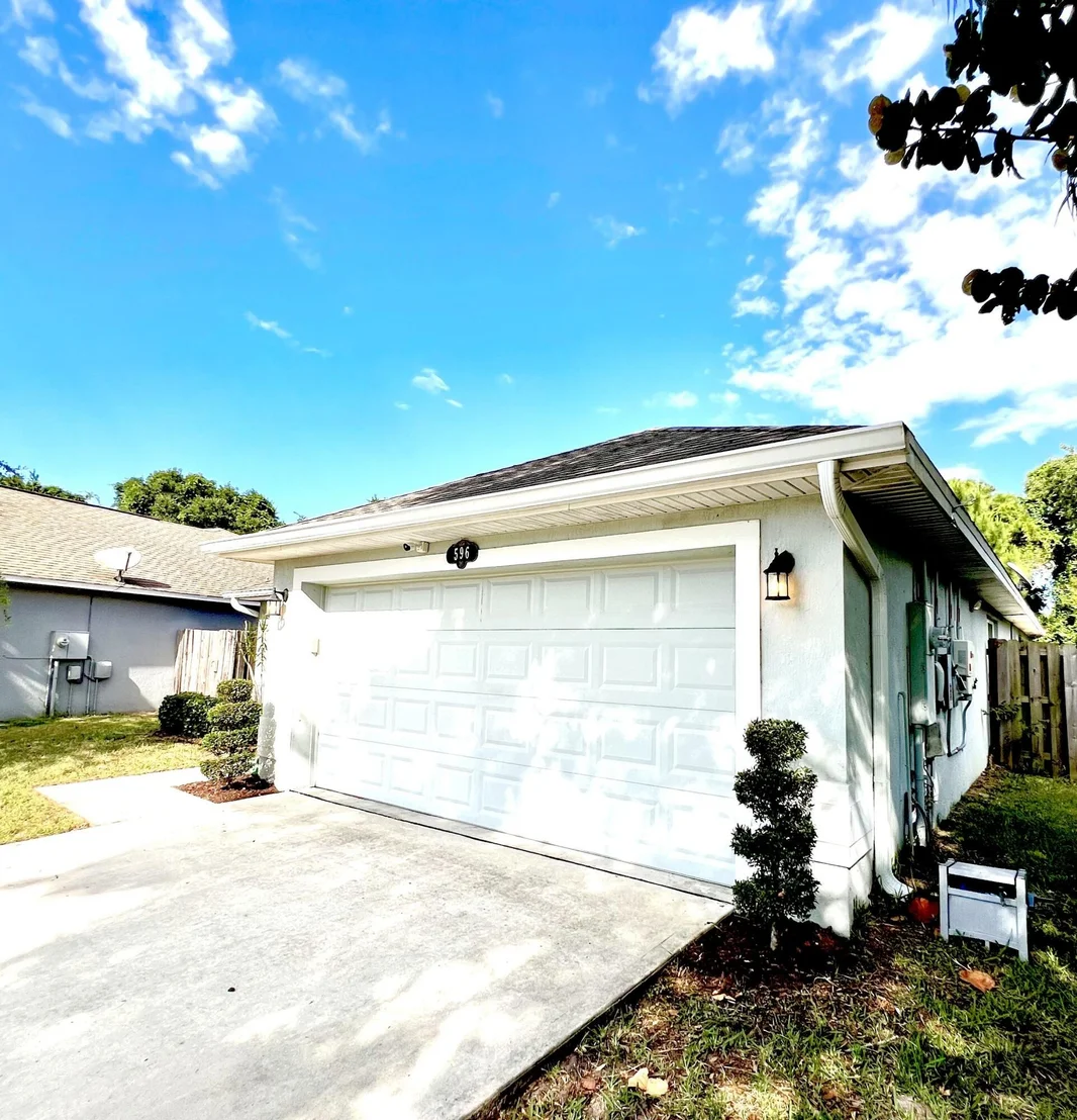 Photo of 596 Mason