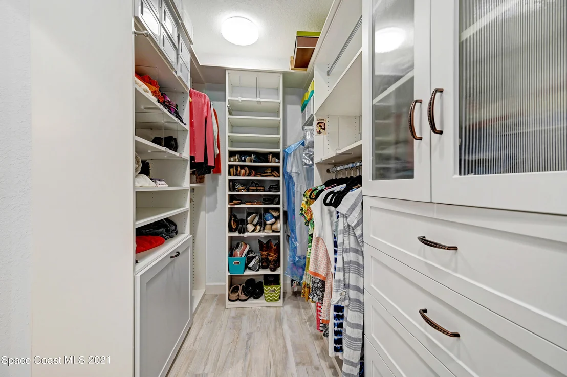 Photo of 600 N Riverside Drive