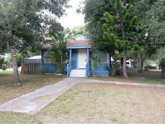 Photo of 2881 NE Pollak