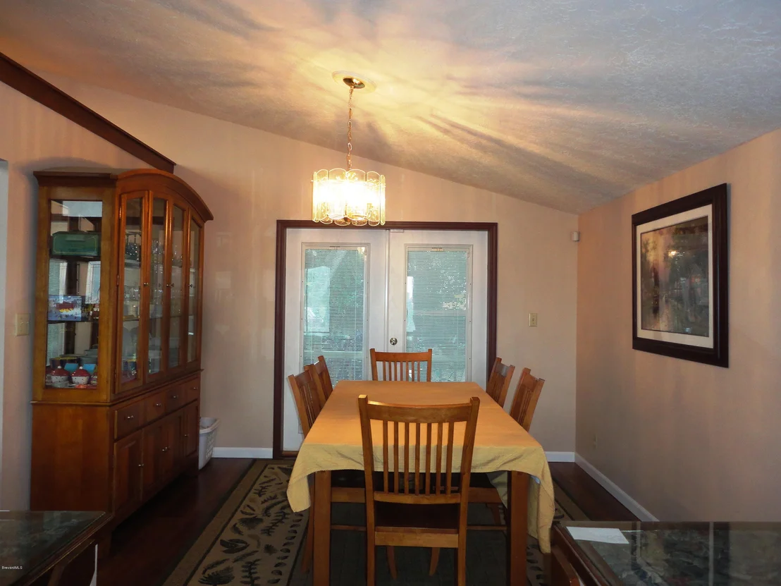 Photo of 415 Lee Avenue