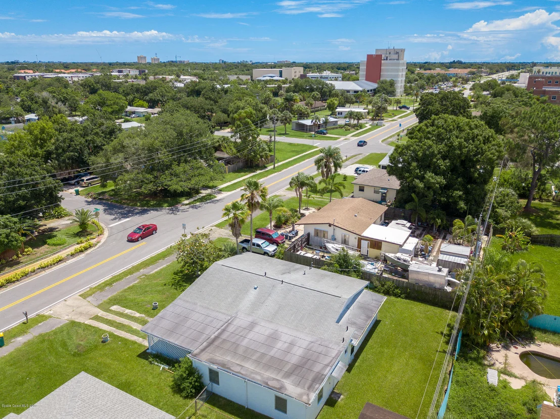 Photo of 307 W University Boulevard W