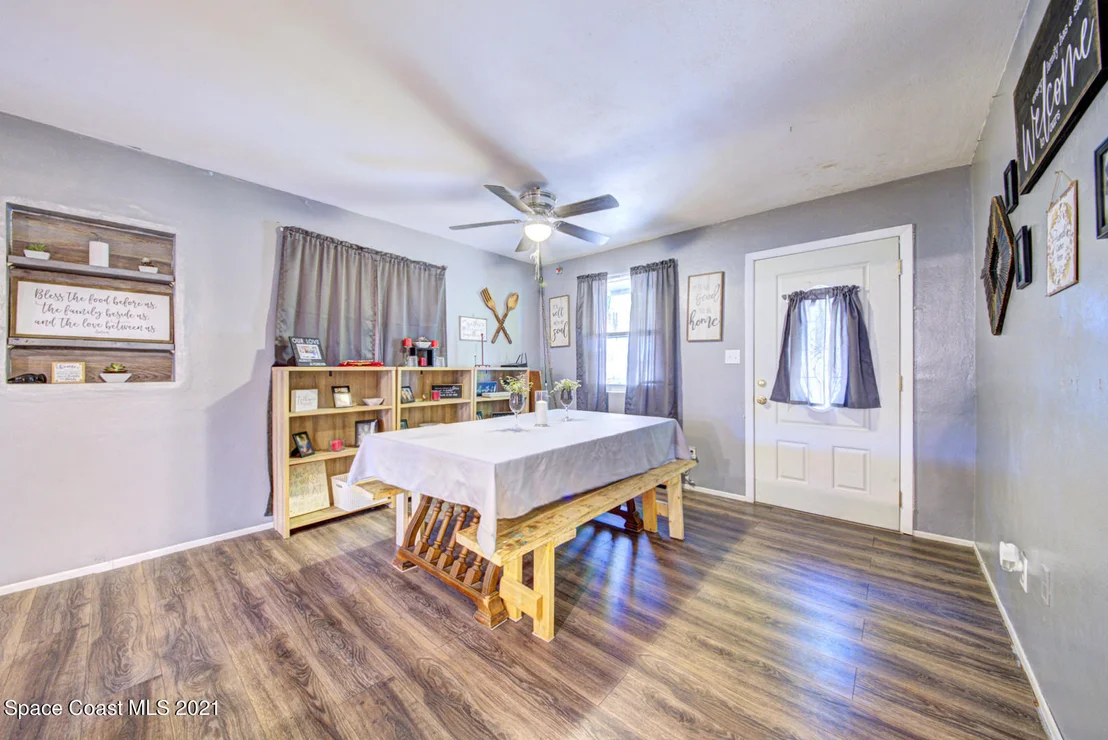 Photo of 1213 Vassar Lane