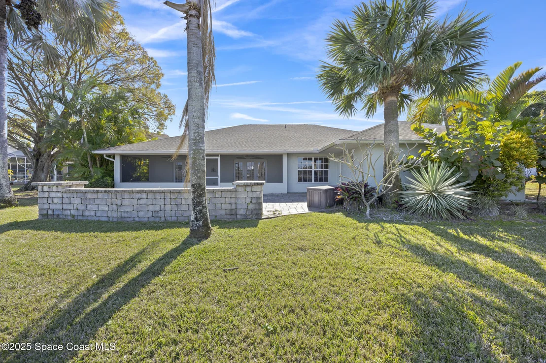 Photo of 897 Champion Drive NE