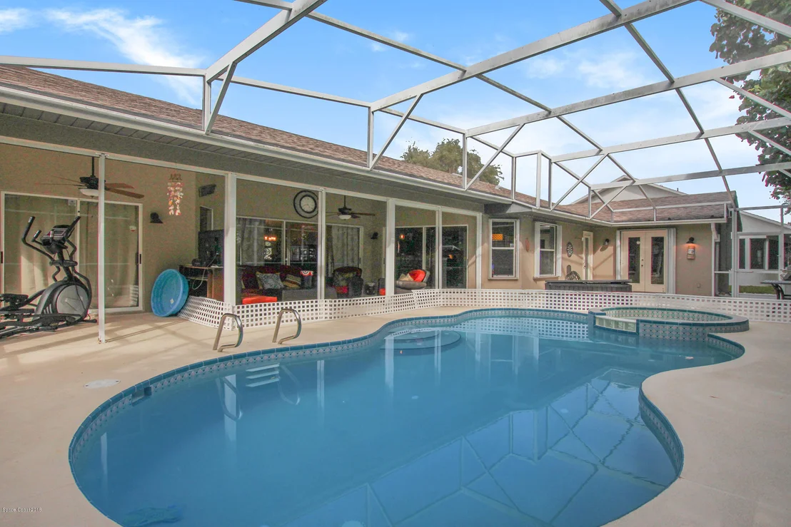 Photo of 971 Somerset Lane