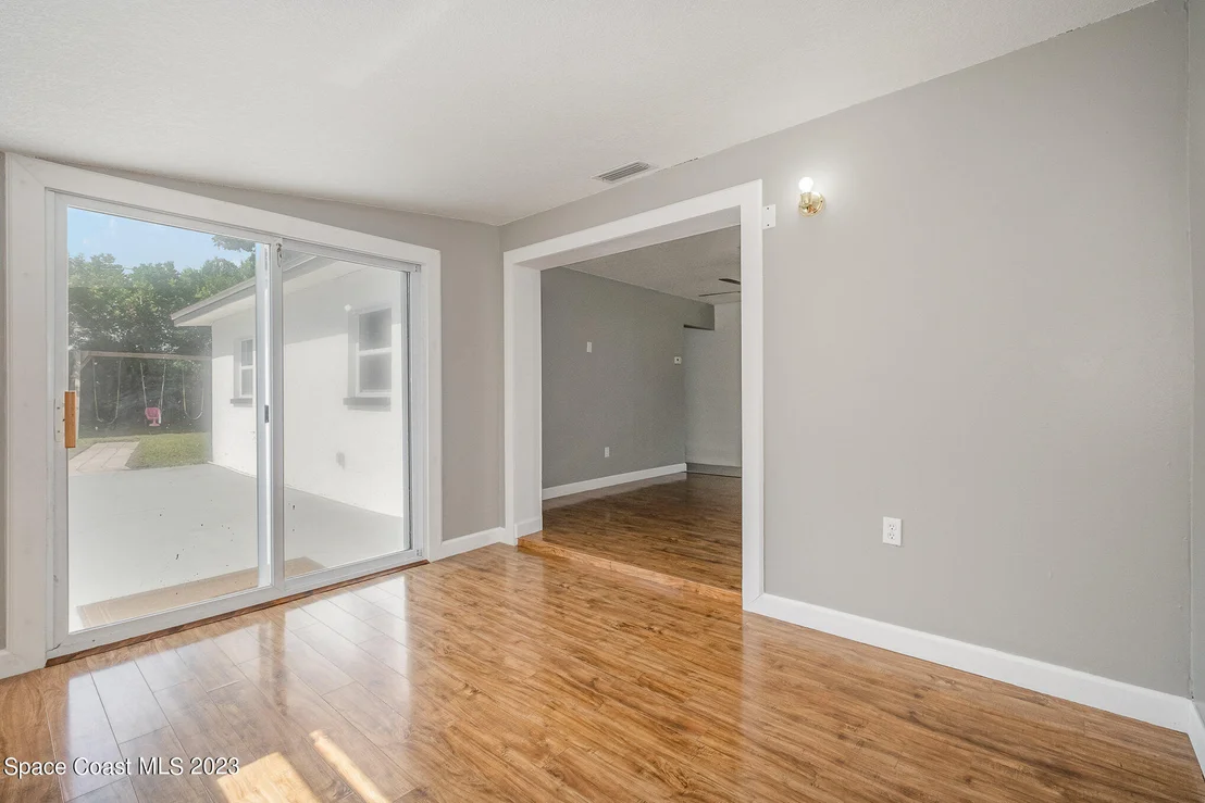 Photo of 2635 Hereford Road