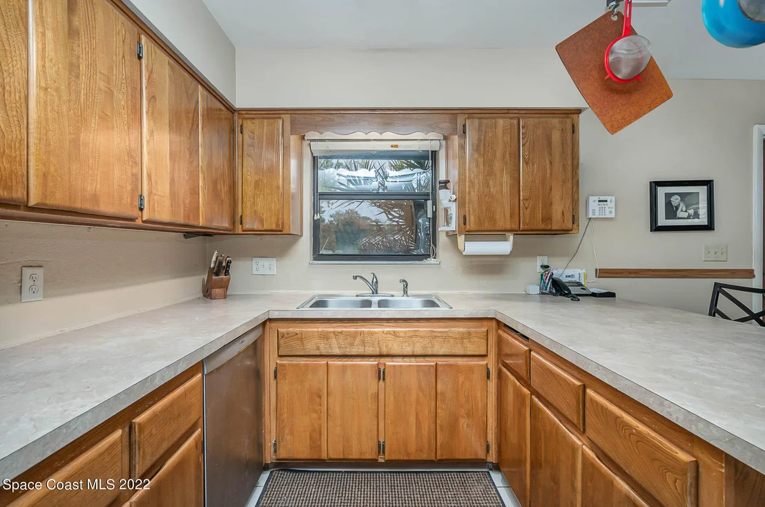 Photo of 1037 Fairlawn Drive